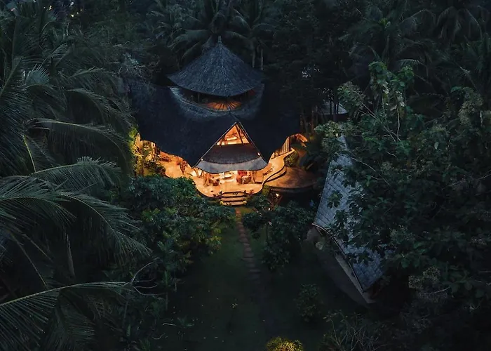 Cacao House 4bds Eco Bamboo House, Pool, Near School Bali ヴィラ *