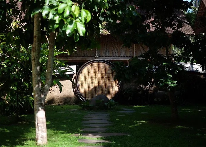 Cacao House 4bds Eco Bamboo House, Pool, Near School Bali *