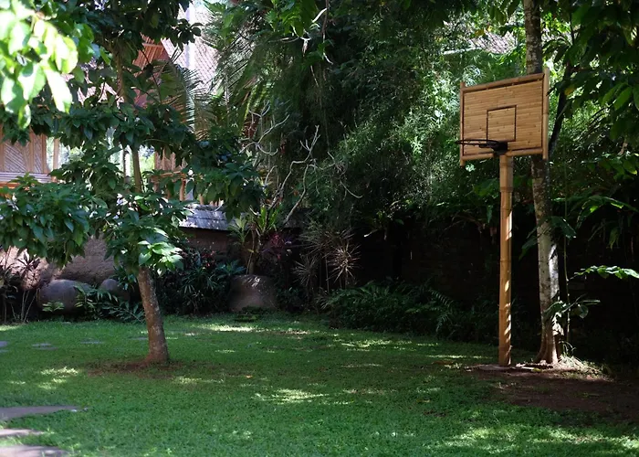 Cacao House 4bds Eco Bamboo House, Pool, Near School Bali ヴィラ *
