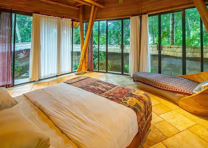 ヴィラ Cacao House 4bds Eco Bamboo House, Pool, Near School Bali *