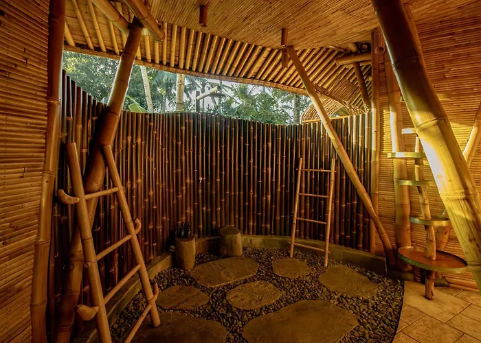 Cacao House 4bds Eco Bamboo House, Pool, Near School Bali ヴィラ *