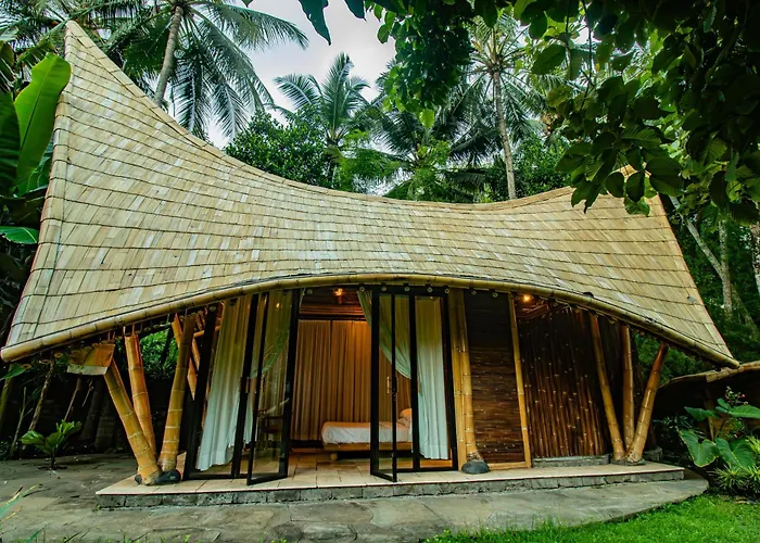 Cacao House 4bds Eco Bamboo House, Pool, Near School Bali ヴィラ Bringkit