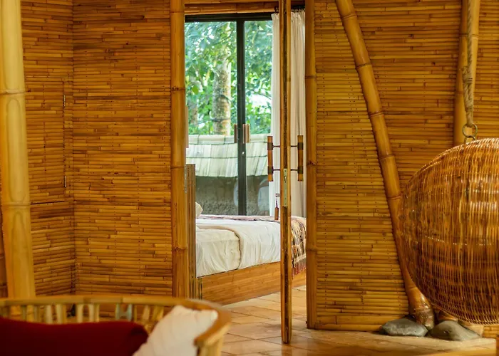 ヴィラ Cacao House 4bds Eco Bamboo House, Pool, Near School Bali *