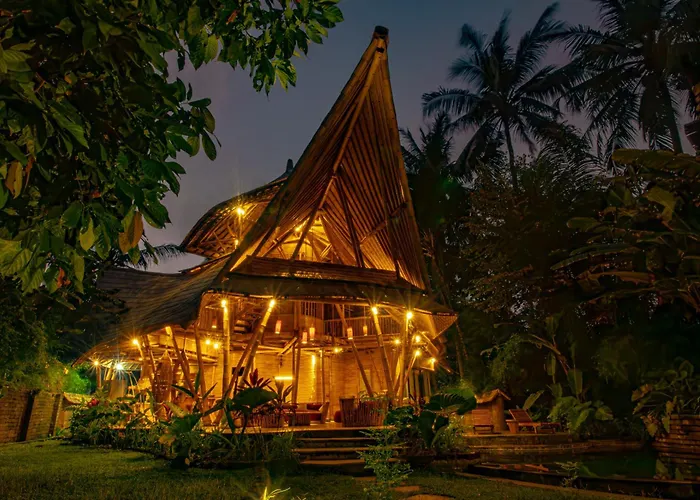Cacao House 4bds Eco Bamboo House, Pool, Near School Bali ヴィラ Bringkit