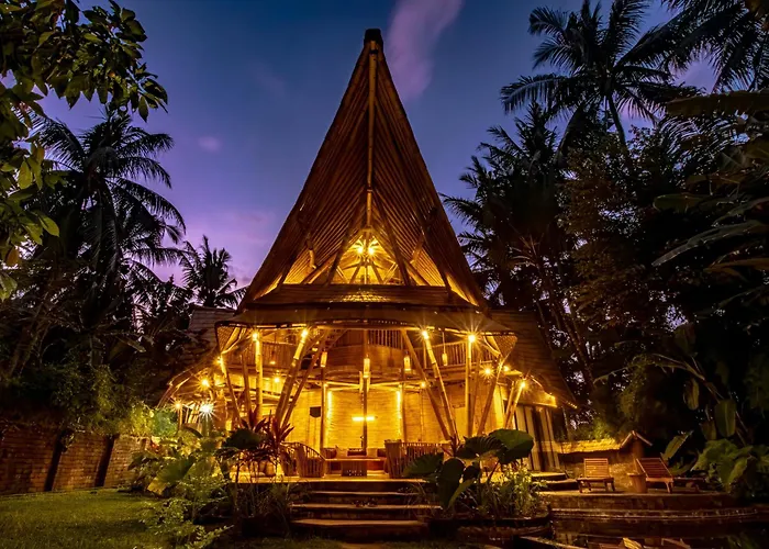 Cacao House 4bds Eco Bamboo House, Pool, Near School Bali