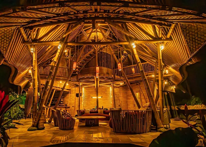ヴィラ Cacao House 4bds Eco Bamboo House, Pool, Near School Bali *