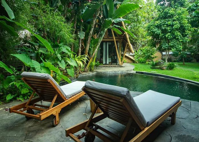 Cacao House 4bds Eco Bamboo House, Pool, Near School Bali