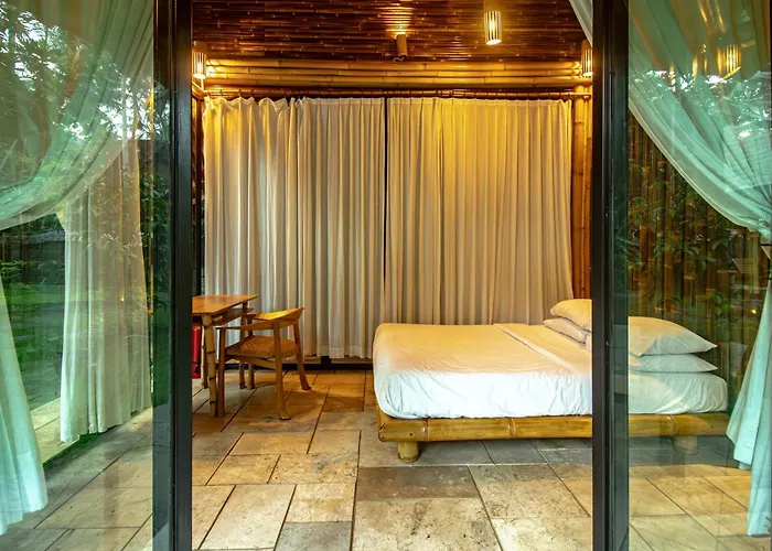 Cacao House 4bds Eco Bamboo House, Pool, Near School Bali ヴィラ *