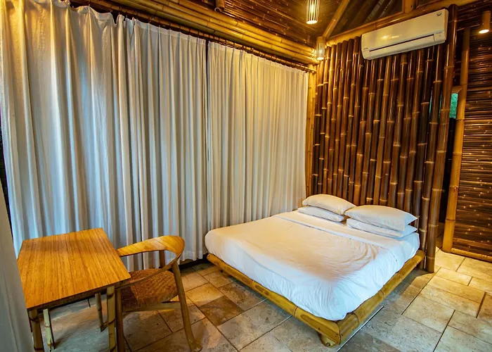 ヴィラ Cacao House 4bds Eco Bamboo House, Pool, Near School Bali Bringkit